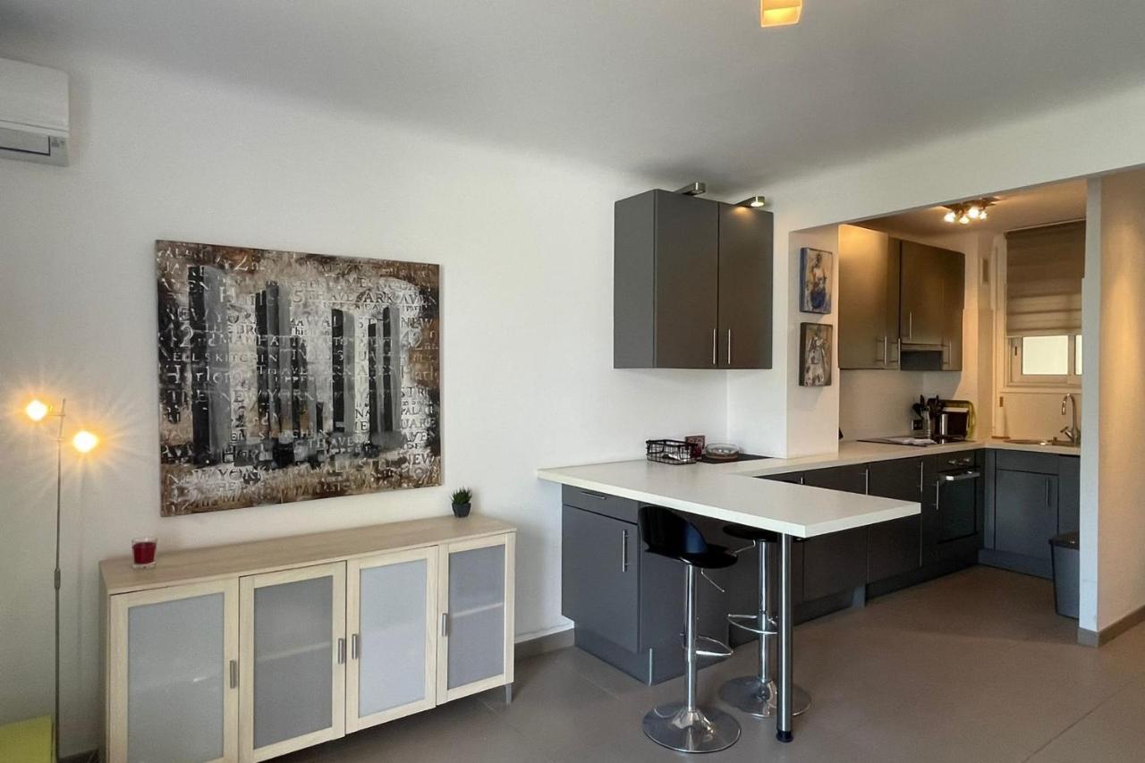 Fully Equipped Beachfront Studio In The Heart Of The City Center Bd Leclerc Antibes Dış mekan fotoğraf